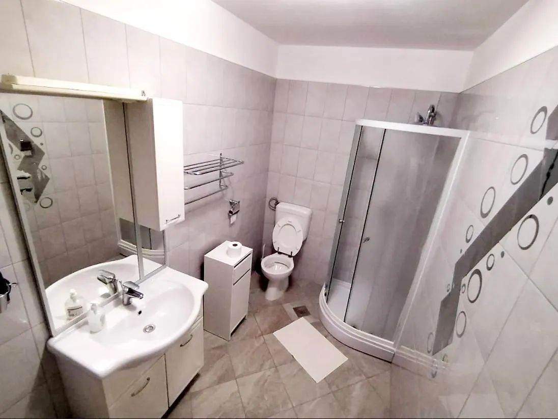 Apartment Emy Banjole Croatia